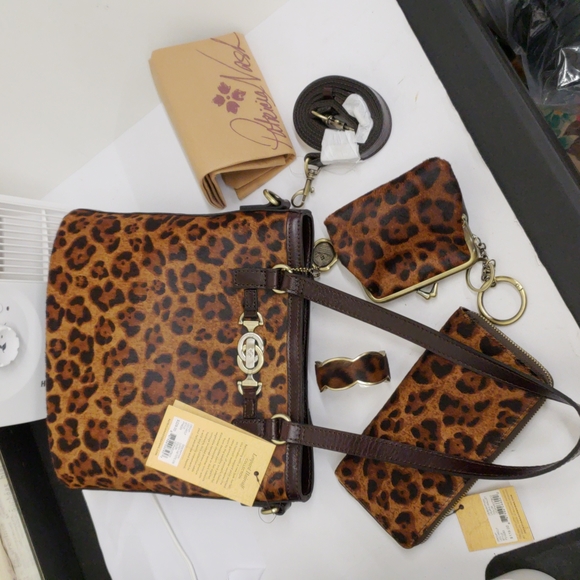 Nwt 4 PCs Patricia nash leopard set bag wallet key chain coin purse bracelet